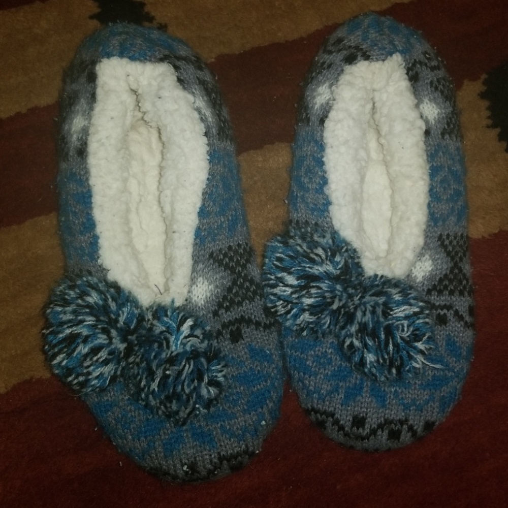 Size 6-9 winter house slippers